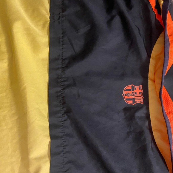 Medium - Picture 7 of 8